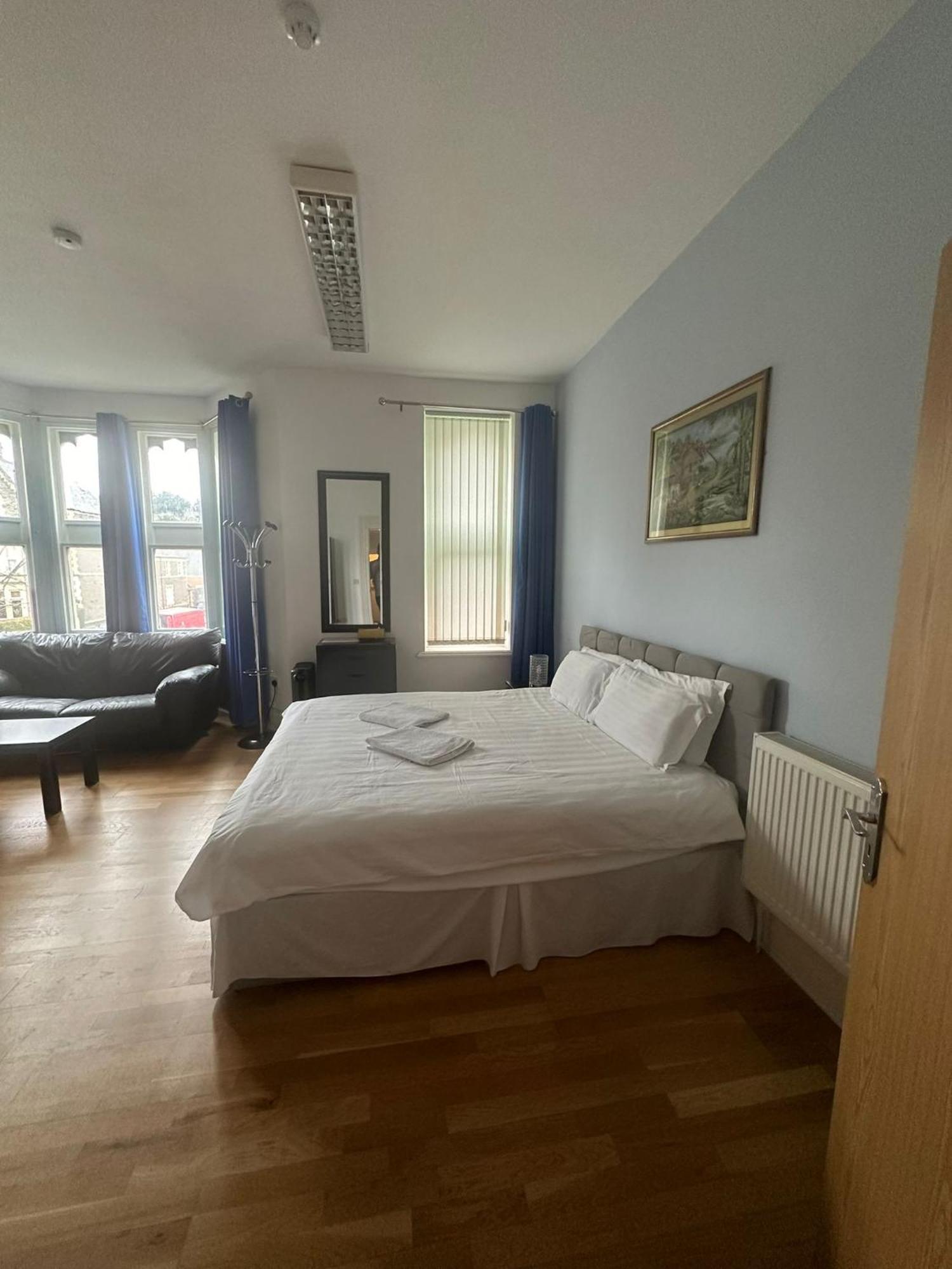 3 Luxury En-Suite Bedrooms Cardiff Exterior photo